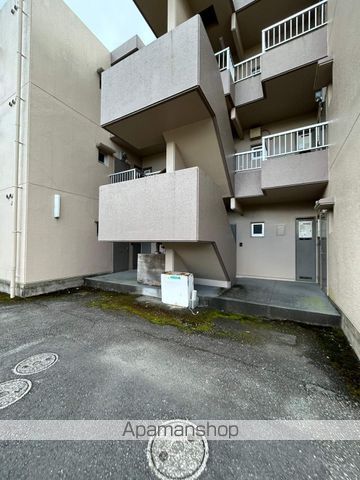 セレニティ川添B棟の玄関写真