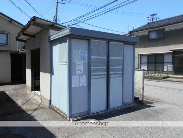 クローネ下赤江の外観写真