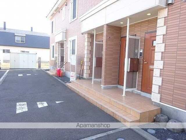 石狩市 2階建 築18年の玄関写真