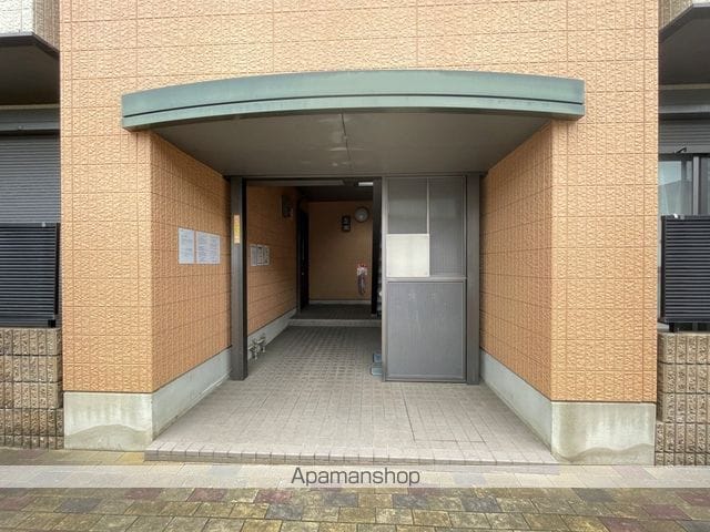 ACCENTI B棟の玄関写真