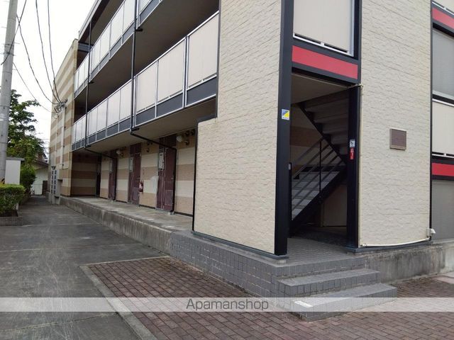 レオパレスアコンティオスの玄関写真