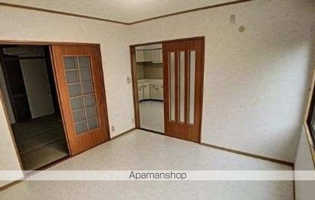 ハウス中一万の内装写真