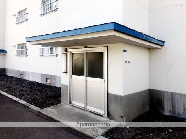 ビレッジハウス函館1号棟の玄関写真