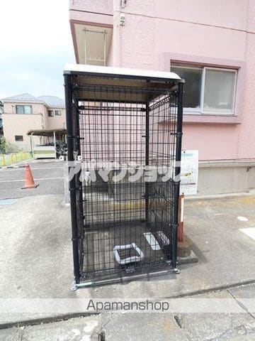 アゼリアマンションの玄関写真