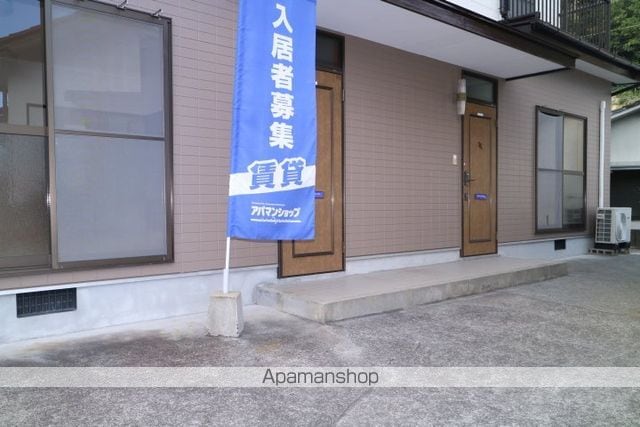 川口連棟式貸家の玄関写真
