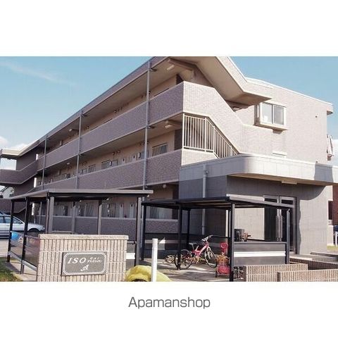 ISO GAI グランドエィワンAの玄関写真