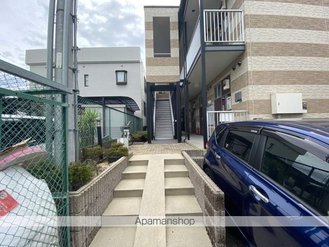 レオパレストーエイの玄関写真