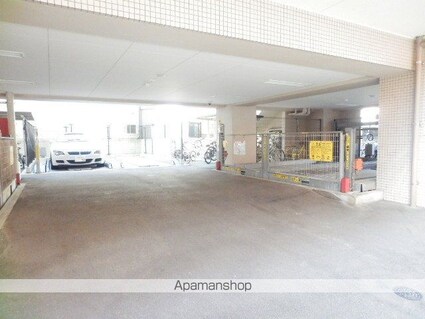 福岡県福岡市博多区美野島２丁目[1LDK/33.01m2]の駐車場