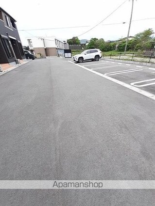 ファーネスト・クヌギ[1LDK/50.13m2]の駐車場