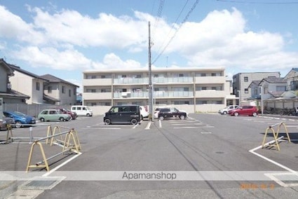 コンフォート上笠[1LDK/47.95m2]の駐車場1