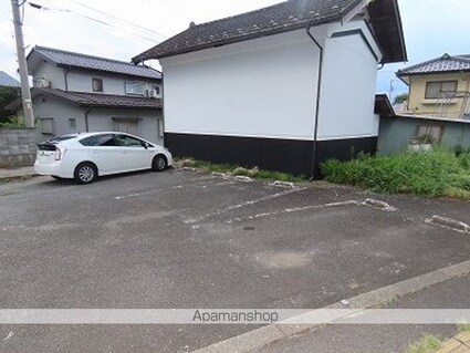 レオパレスクレール[1K/26.49m2]の駐車場1