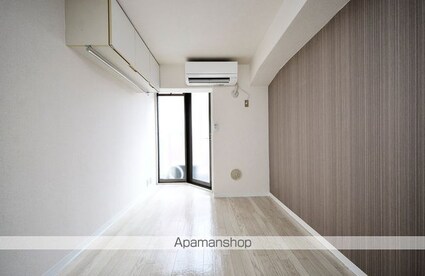 メゾン・ド・ロアイヤル[1R/13.78m2]のリビング・居間