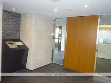 パークハビオ東中野[1R/26.53m2]のエントランス1