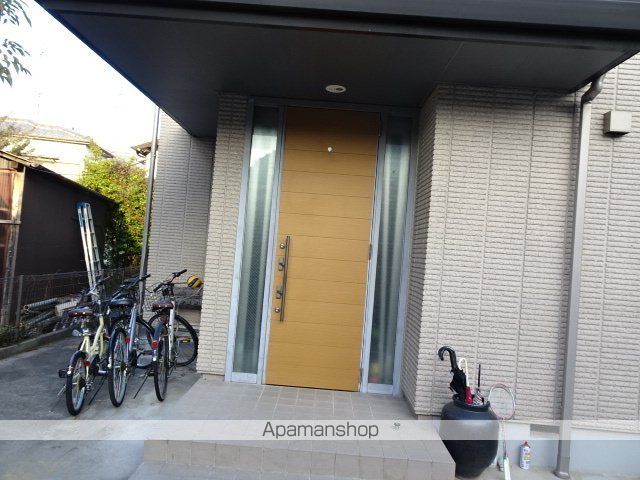 京田辺市田辺西垣内一戸建の玄関写真