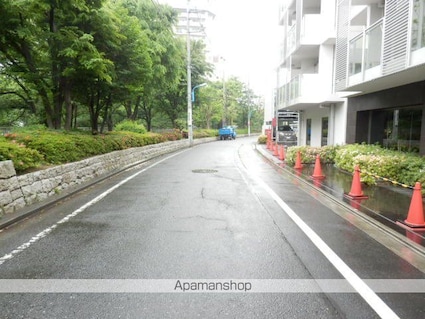 ＰＲＩＭＥ　ＵＲＢＡＮ　東中野　ＣＯＵＲＴ[1LDK/44.85m2]の周辺2
