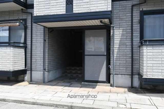 グランシャリオ Dの玄関写真
