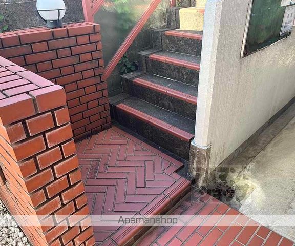 エルモハイツの玄関写真