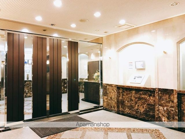 グリフィン横浜・山下公園弐番館の玄関写真