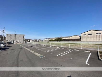 ディス・リヴィエール[2DK/45.67m2]の駐車場