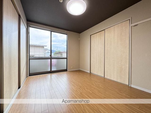 ローズタウン 1番館の内装写真