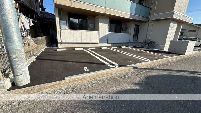 グリーンカーサ祇園[1LDK/40.05m2]の駐車場