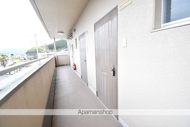 ピュアハイツ生野の玄関写真