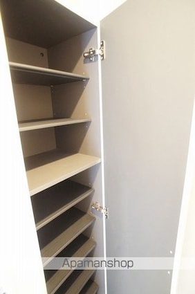 リブリ・ＧＯＬＤⅡ[1K/28.15m2]の玄関