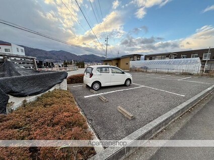 レオパレスＭ[1K/26.08m2]の駐車場1