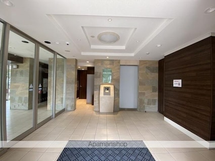 ロイヤルガーデン県庁前第２[3LDK/73.25m2]のエントランス