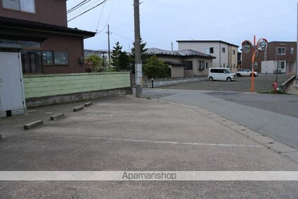 フレグランスばら島[2K/32m2]の駐車場1