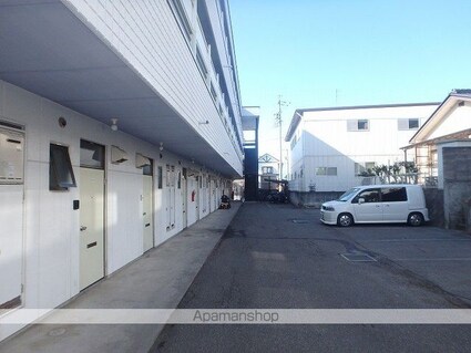 アップルズＳ[1K/26.4m2]の駐車場