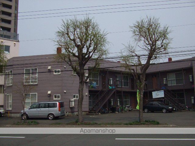 ロイヤルハイツ南14条の外観写真