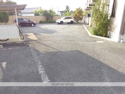 Ｌｉｖｅ・Ｔｏｗｎとよだ　Ｃ[1K/26.71m2]の駐車場