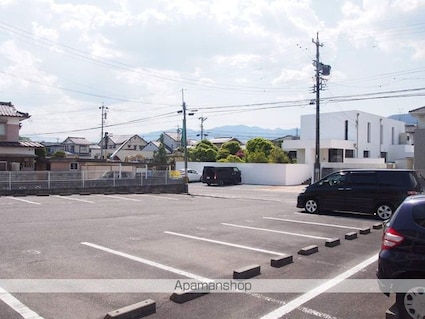 Ｓｕｒｐｌｕｓ　ＴｗｏアクアマリンＫＯＳＨＩＢＡ[2DK/45.5m2]の駐車場2