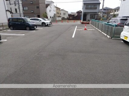 マンション旭[1LDK/48.6m2]の駐車場