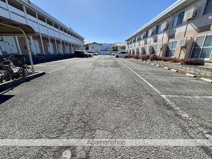 レオパレスこだま[1K/23.18m2]の駐車場2