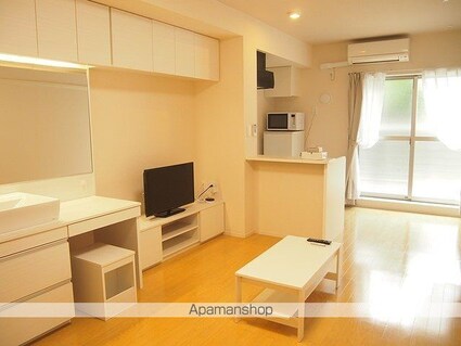 ミランダＣＯＵＲＴ　恋ヶ窪[1R/27.8m2]のリビング・居間