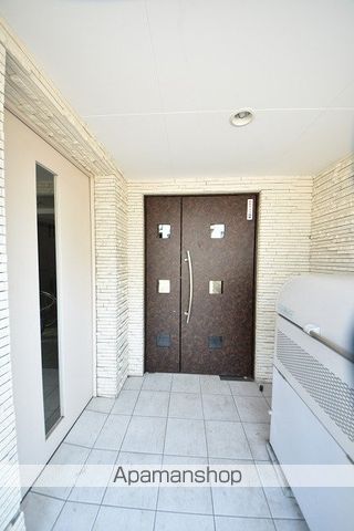 NーMODE元町の玄関写真