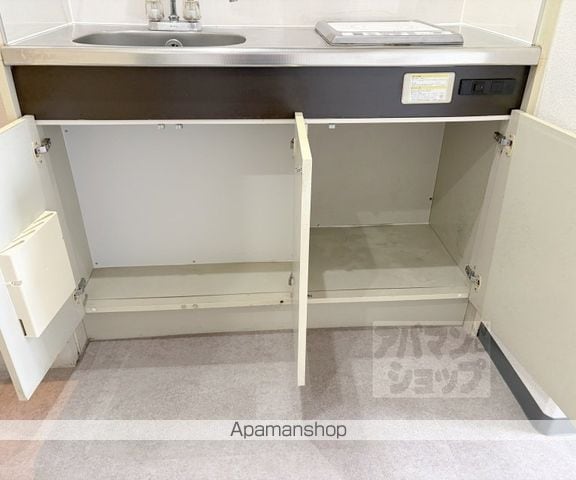 レオ松本の内装写真
