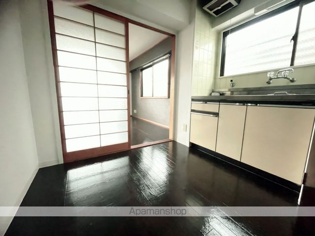 ホワイトコートセザムの内装写真