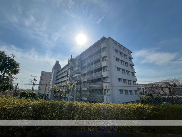 星和伊勢原マンションの外観写真