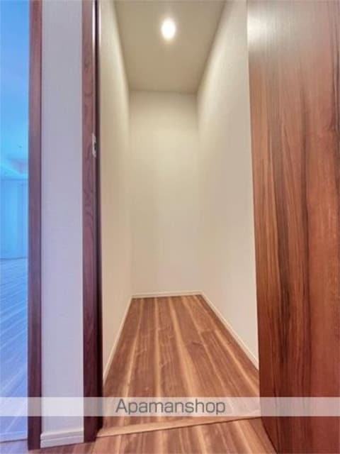 東京都新宿区西新宿５丁目[1LDK/71.84m2]の内装