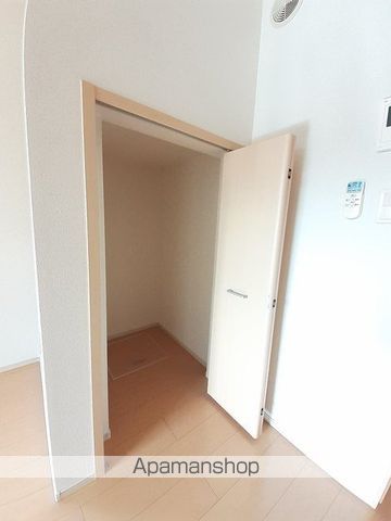 エレガンツァIIの内装写真