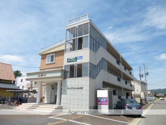 プレジデンシャル米澤の外観写真