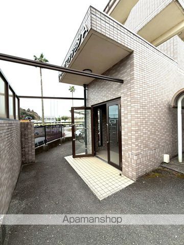 リージングマンション Aの玄関写真