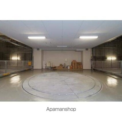 グランパレス東京八重洲アベニュー[1R/28.8m2]の駐車場