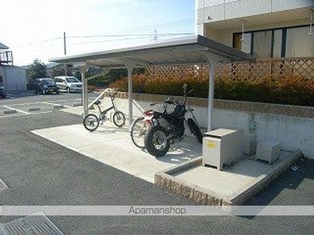 モア・フレーブの周辺写真