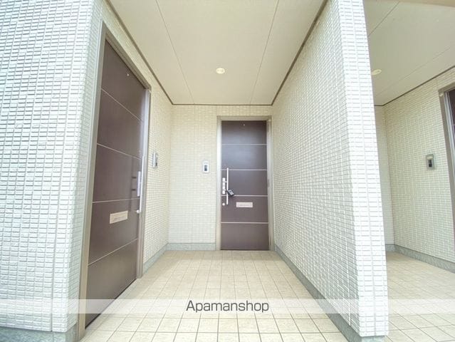 ciruela自由ケ丘東の玄関写真