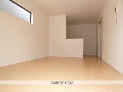 ミツワスクエアＡ棟[2LDK/72m2]のリビング・居間