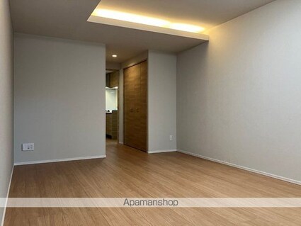 ロイヤルカーサ千種[1K/35.52m2]のリビング・居間1